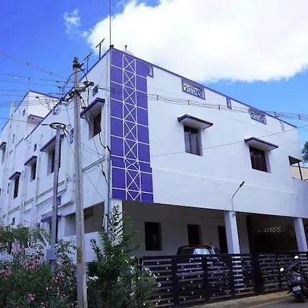 White House- 1Bk Pleasant Apartment With Open Terrace Coimbatore Exterior photo